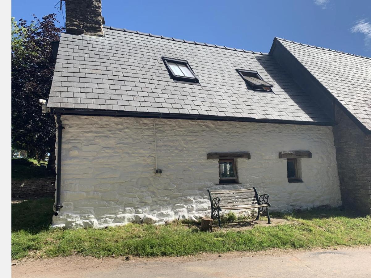 Ty Fferm Hen, Ancient Farmhouse, Coity Bach Talybont-on-Usk Zewnętrze zdjęcie