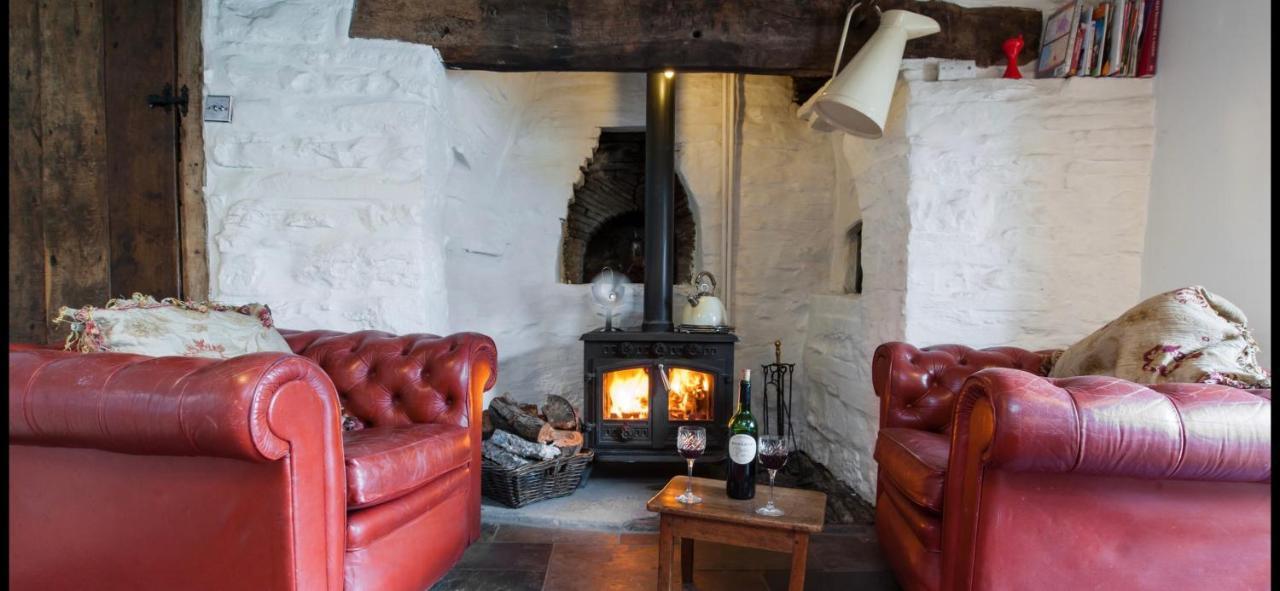 Ty Fferm Hen, Ancient Farmhouse, Coity Bach Talybont-on-Usk Zewnętrze zdjęcie